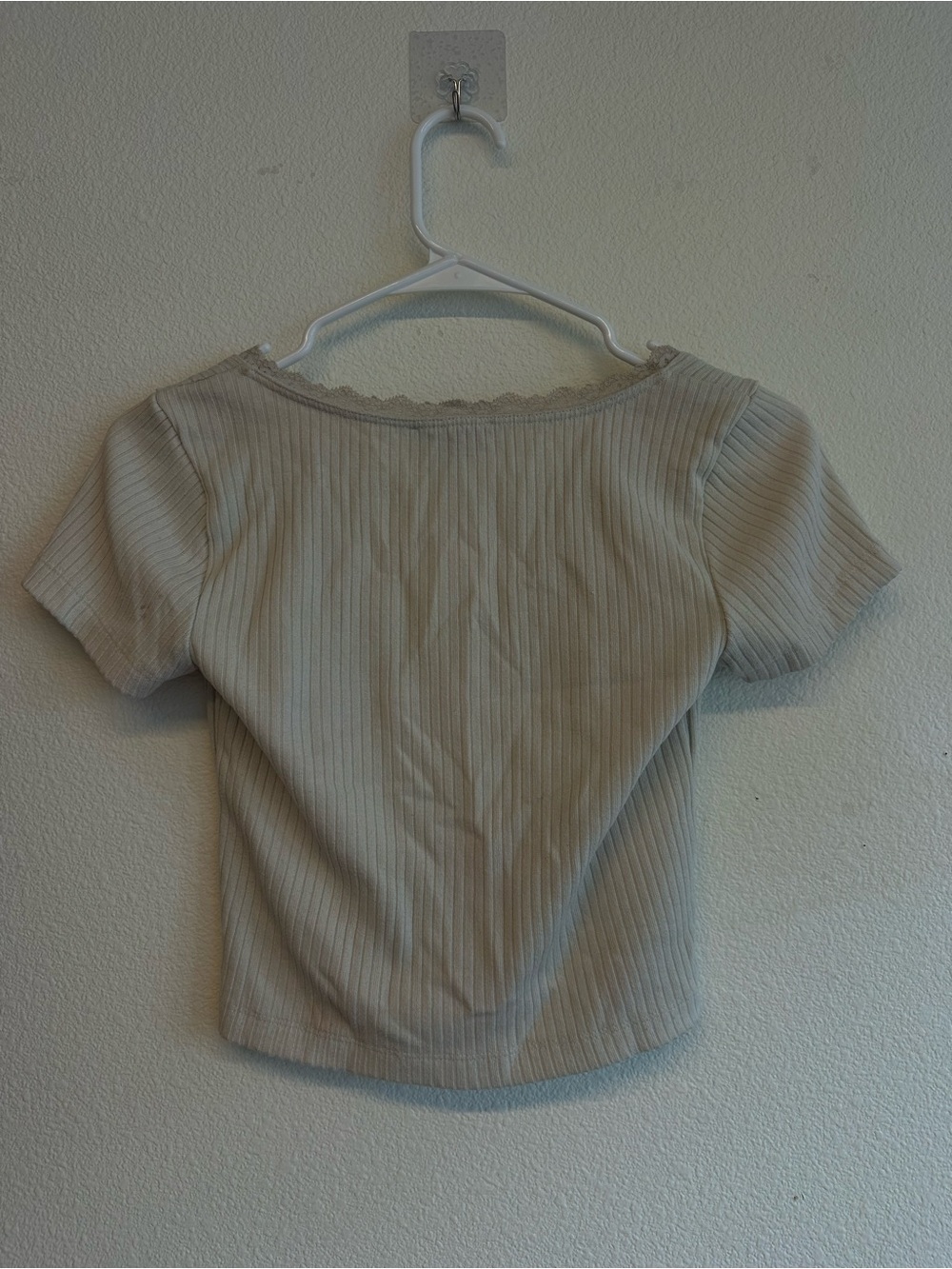 Forever 21 Ribbed Lace-Trim Button Crop Top - Cream - Picture 4 of 4